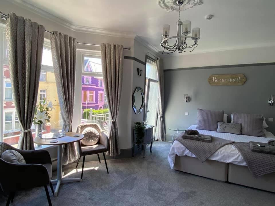 Butterfly Guest House Porthcawl Exterior foto