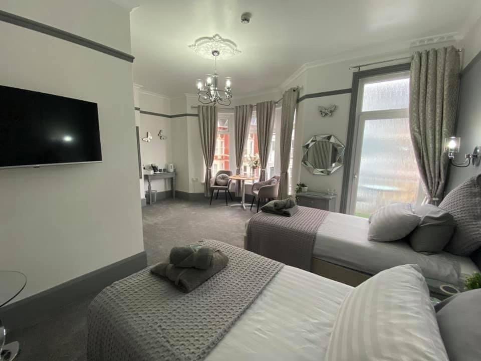 Butterfly Guest House Porthcawl Exterior foto